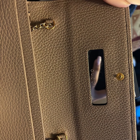 Gucci Wallet on Chain - Picture 2 of 5